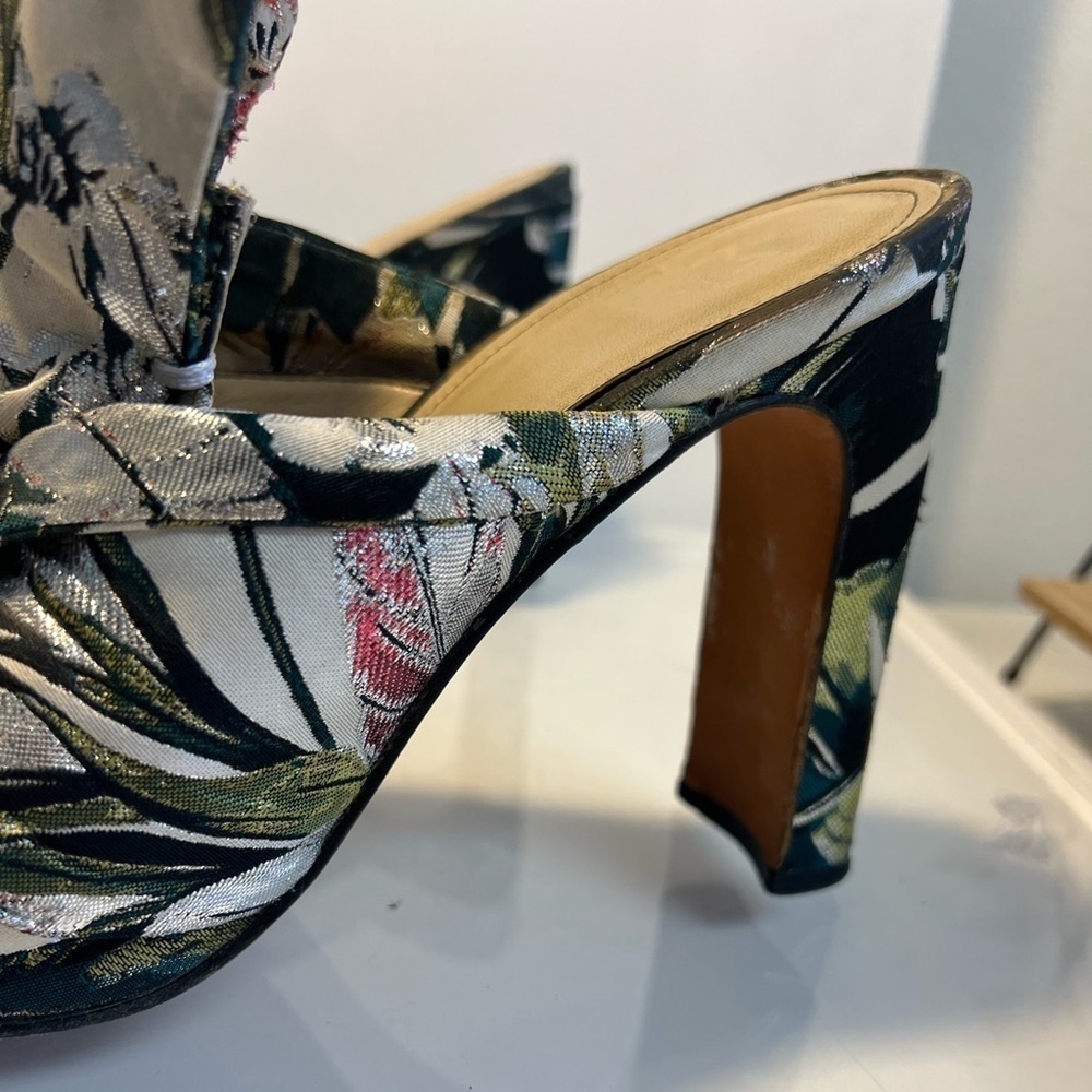 EUC Marc Fisher floral silk mule thick heel asymmetrical multicolor - Picture 8 of 10